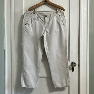 Elle City Chic Distressed Chino Capri - Ecru